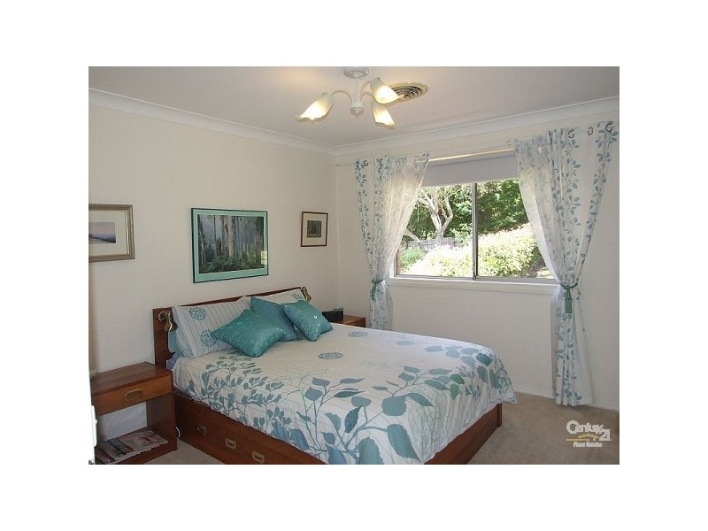 11 Pritchard St, Wentworth Falls NSW 2782