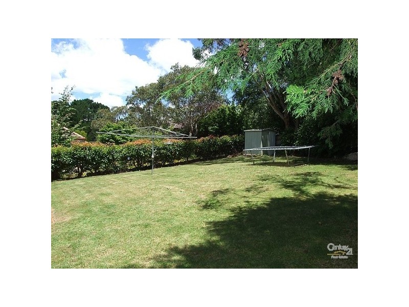 11 Pritchard St, Wentworth Falls NSW 2782