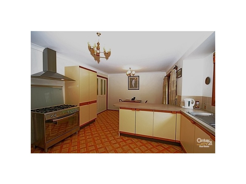 42 Shortland St, Wentworth Falls NSW 2782