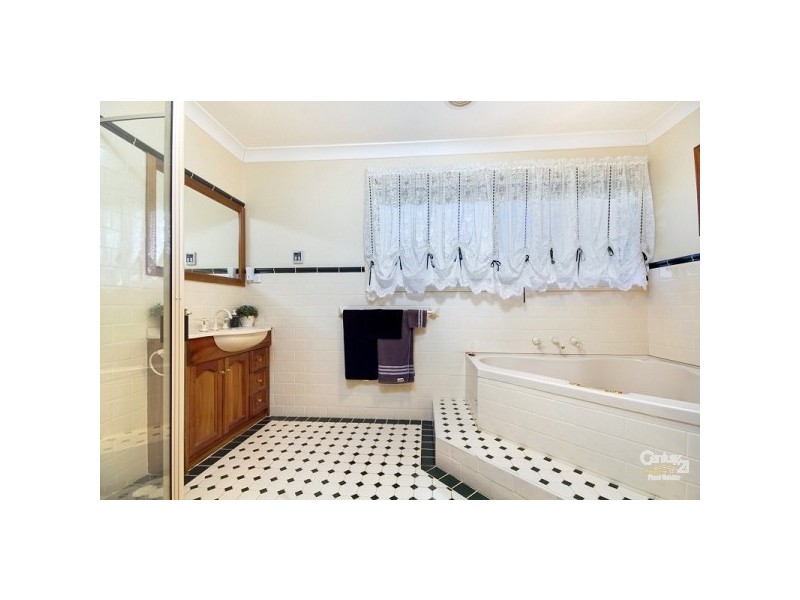 2a Anderson Ave, Bullaburra NSW 2784