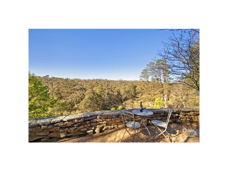 15 Vale St, Leura NSW 2780