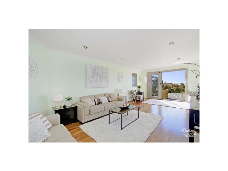 12 John St, Wentworth Falls NSW 2782