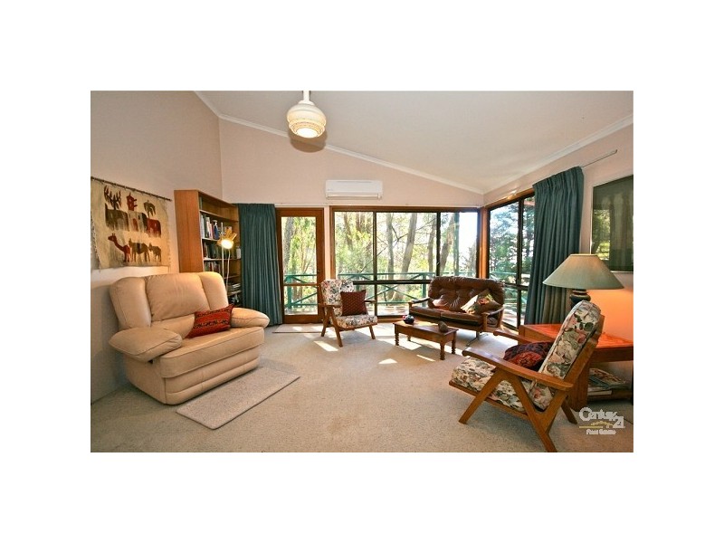 6 Claines Cres, Wentworth Falls NSW 2782