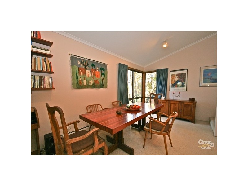 6 Claines Cres, Wentworth Falls NSW 2782