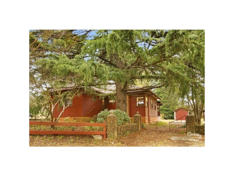 39 Cascade St, Wentworth Falls NSW 2782