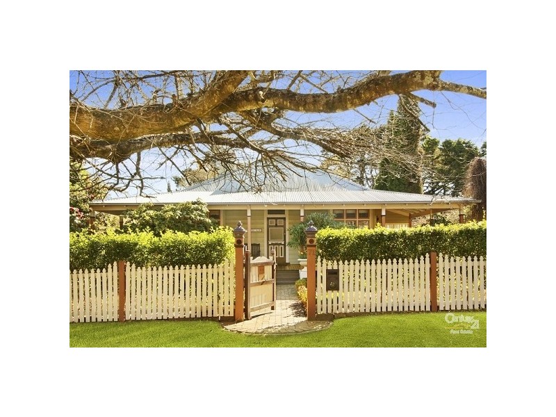 71 Valley Rd, Wentworth Falls NSW 2782