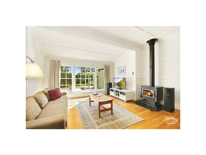 71 Valley Rd, Wentworth Falls NSW 2782