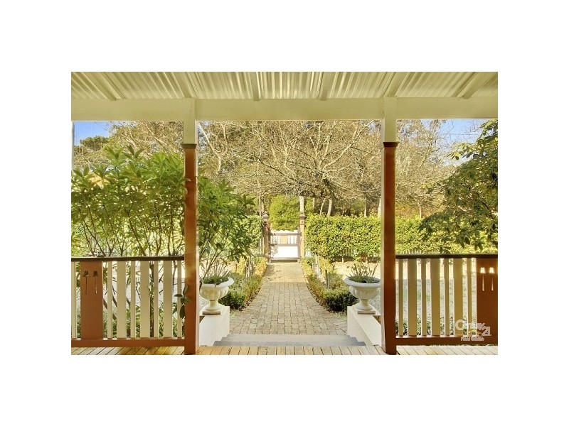 71 Valley Rd, Wentworth Falls NSW 2782