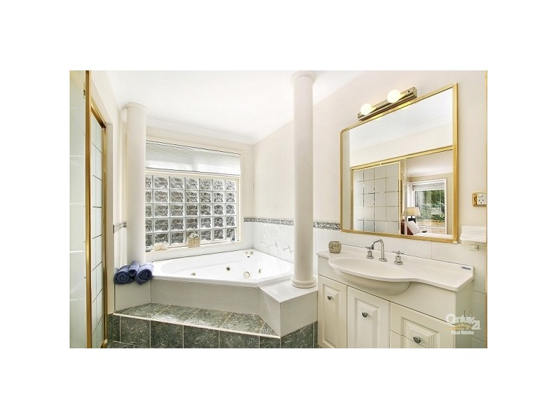 34 Buena Vista Ave, Wentworth Falls NSW 2782