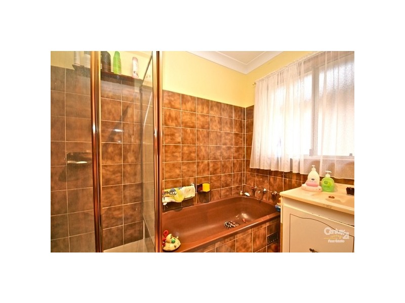 61 Shortland St, Wentworth Falls NSW 2782