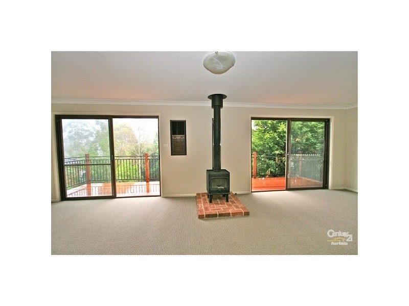 3 St Georges Parade, Wentworth Falls NSW 2782