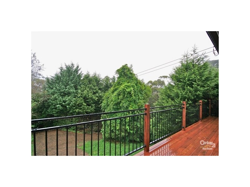 3 St Georges Parade, Wentworth Falls NSW 2782