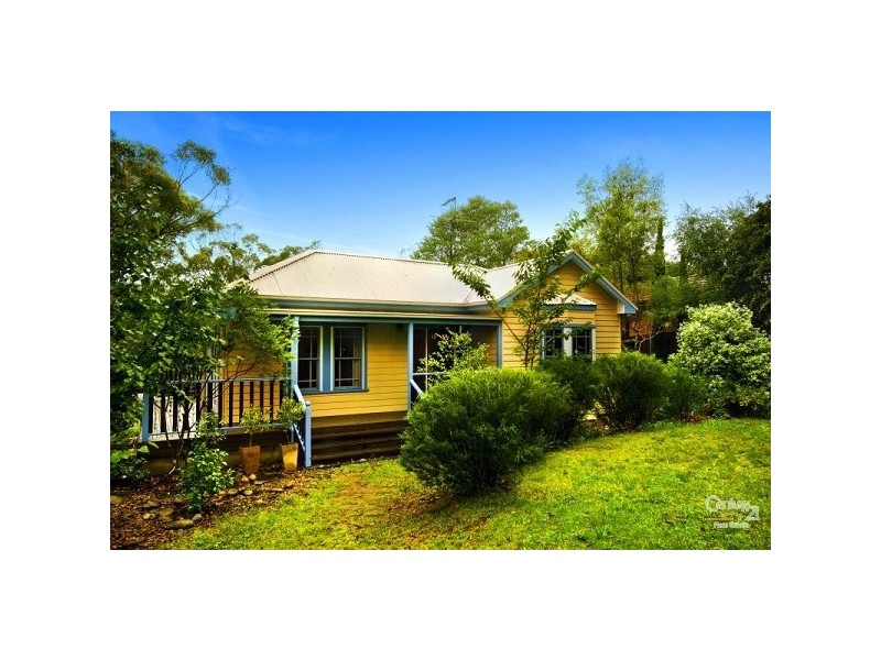 32 Fitzgerald St, Wentworth Falls NSW 2782