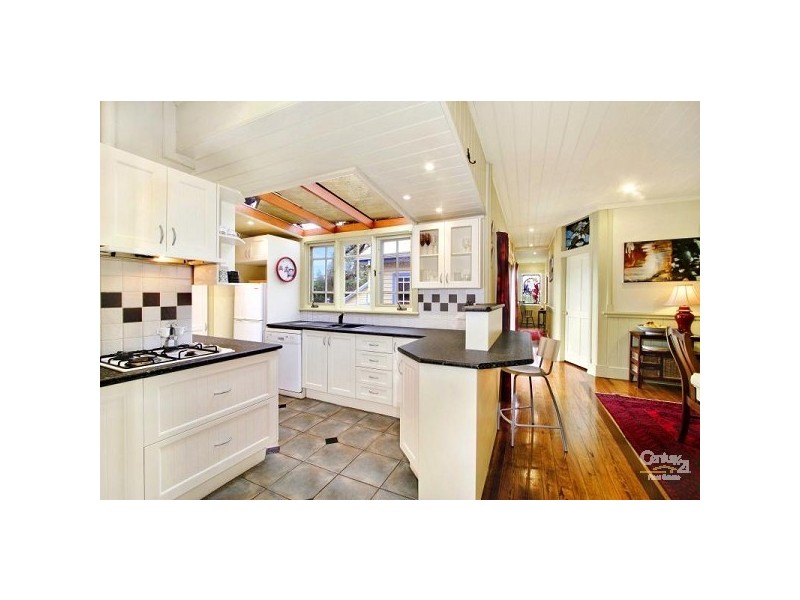 32 Fitzgerald St, Wentworth Falls NSW 2782