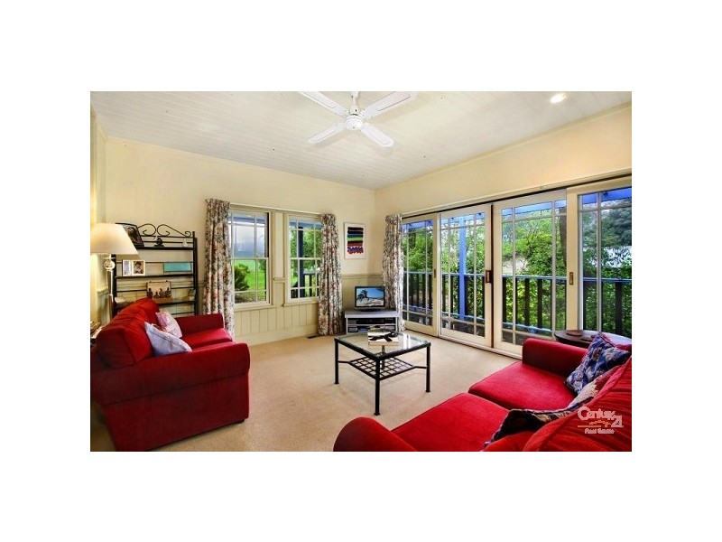 32 Fitzgerald St, Wentworth Falls NSW 2782