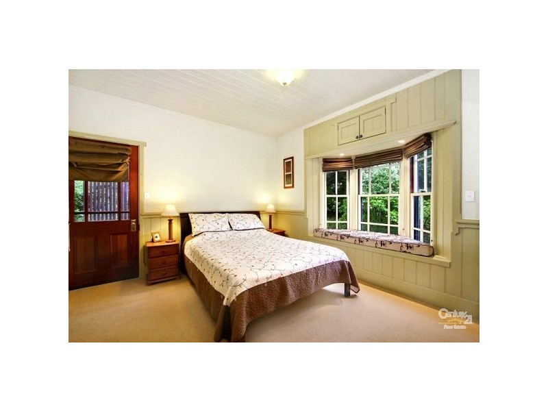 32 Fitzgerald St, Wentworth Falls NSW 2782