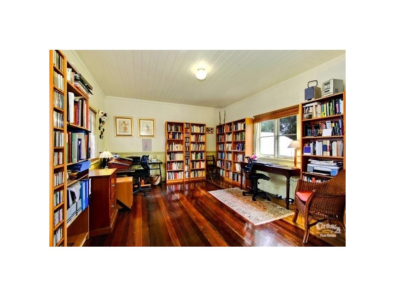 32 Fitzgerald St, Wentworth Falls NSW 2782