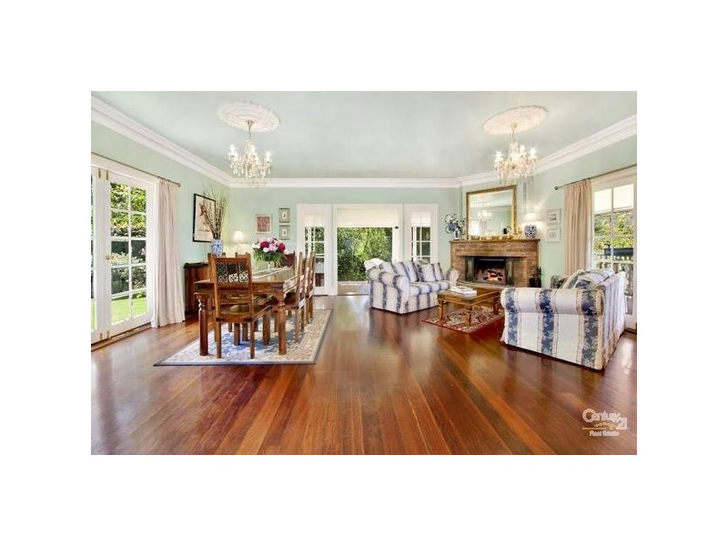 23 Taylor Ave, Wentworth Falls NSW 2782