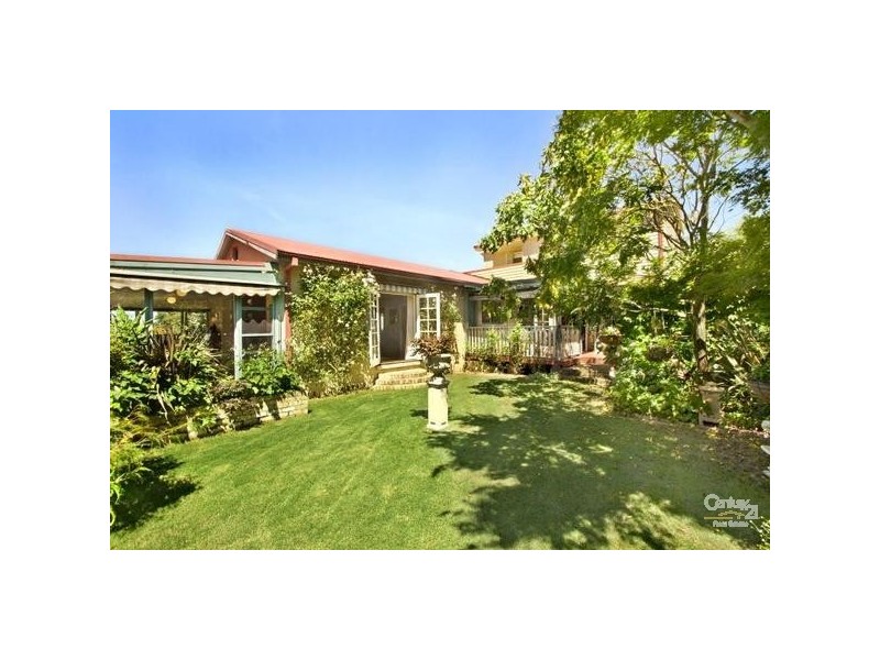 23 Taylor Ave, Wentworth Falls NSW 2782