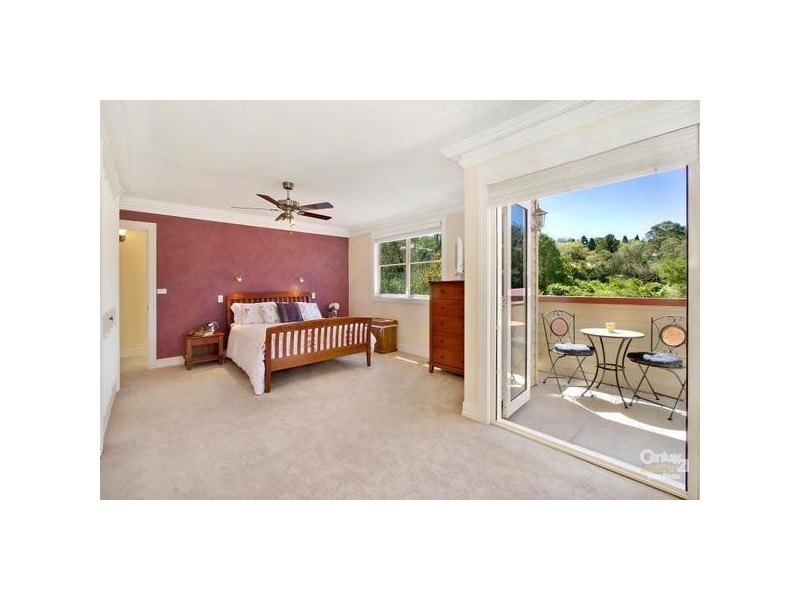 23 Taylor Ave, Wentworth Falls NSW 2782