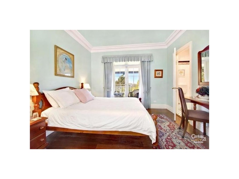 23 Taylor Ave, Wentworth Falls NSW 2782