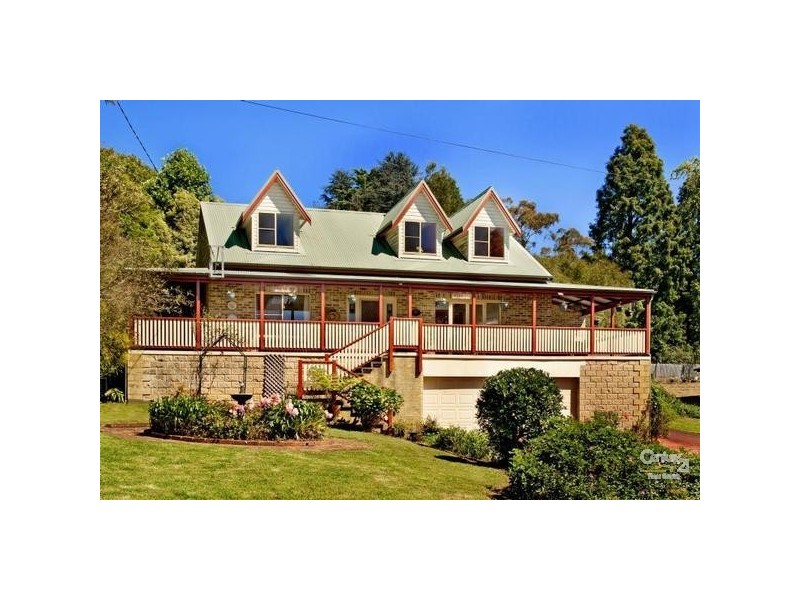 29 Taylor Ave, Wentworth Falls NSW 2782