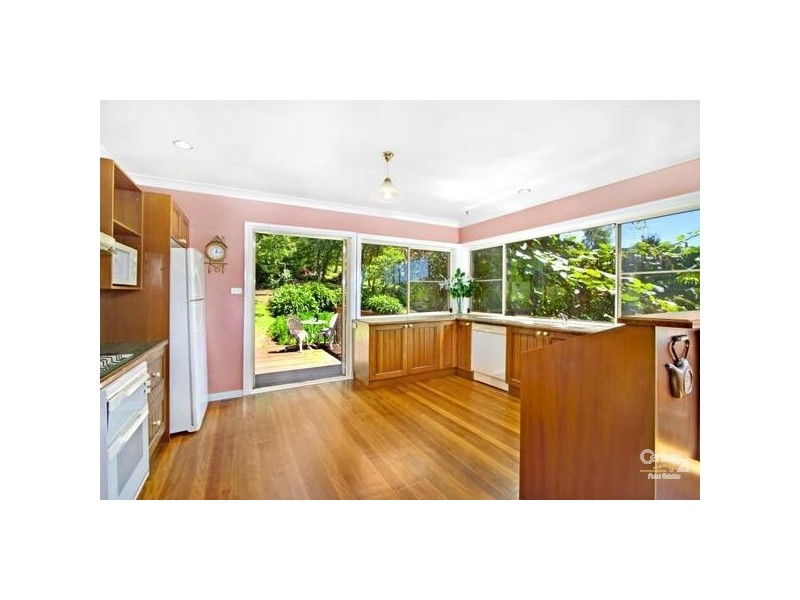 29 Taylor Ave, Wentworth Falls NSW 2782