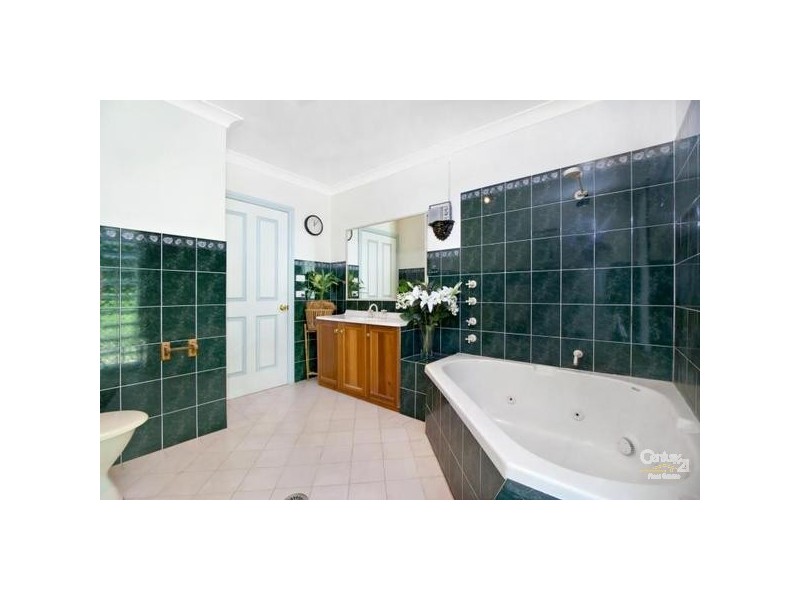 29 Taylor Ave, Wentworth Falls NSW 2782