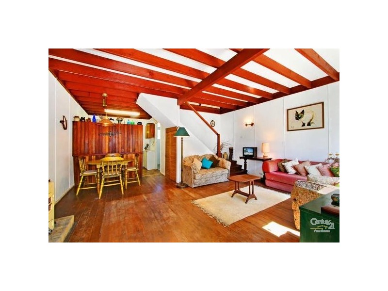 76 Waratah Rd, Wentworth Falls NSW 2782