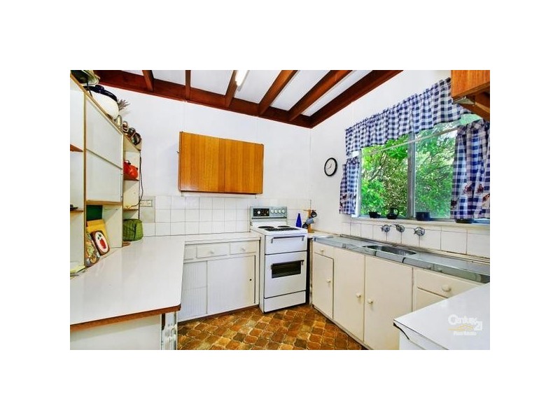 76 Waratah Rd, Wentworth Falls NSW 2782