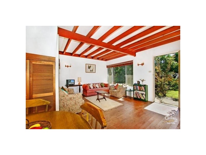 76 Waratah Rd, Wentworth Falls NSW 2782