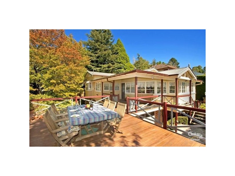 2-4 Angel St, Wentworth Falls NSW 2782