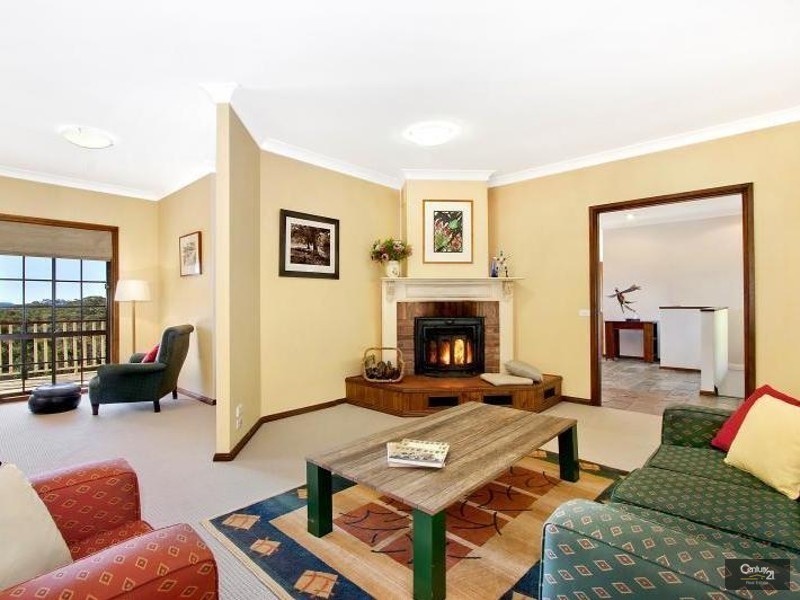 14 Darwin Ave, Wentworth Falls NSW 2782