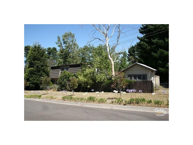 17 Pritchard st, Wentworth Falls NSW 2782