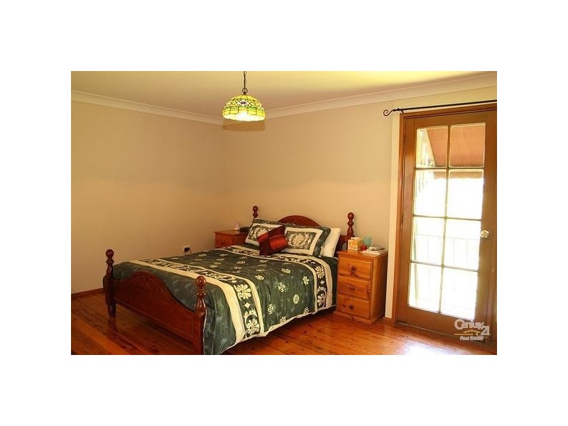 17 Pritchard st, Wentworth Falls NSW 2782