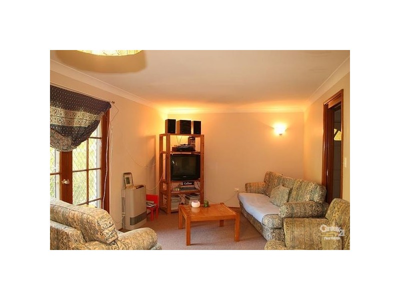 17 Pritchard st, Wentworth Falls NSW 2782