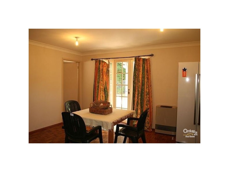 17 Pritchard st, Wentworth Falls NSW 2782