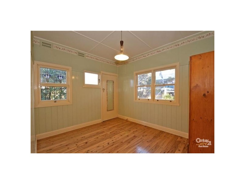 9 Parkes Street, Wentworth Falls NSW 2782