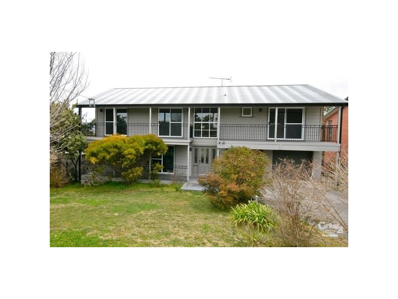 29 Queen Elizabeth Dr, Wentworth Falls NSW 2782
