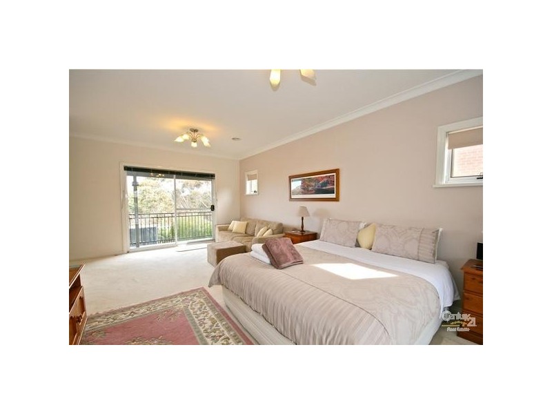 29 Queen Elizabeth Dr, Wentworth Falls NSW 2782