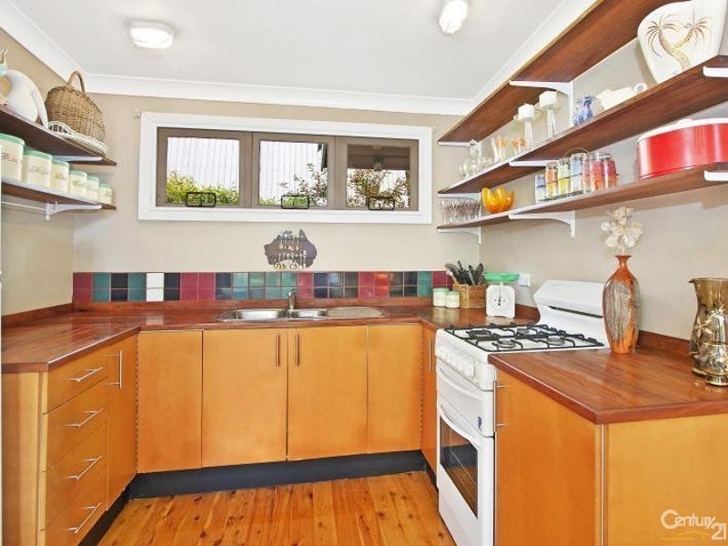 9 Fletcher St, Wentworth Falls NSW 2782