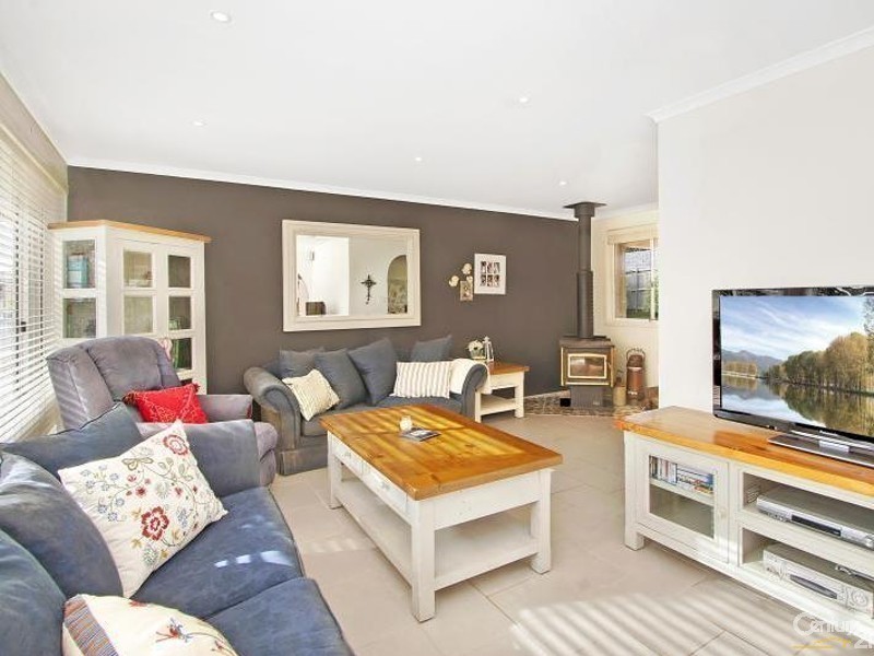 14 Shortland St, Wentworth Falls NSW 2782