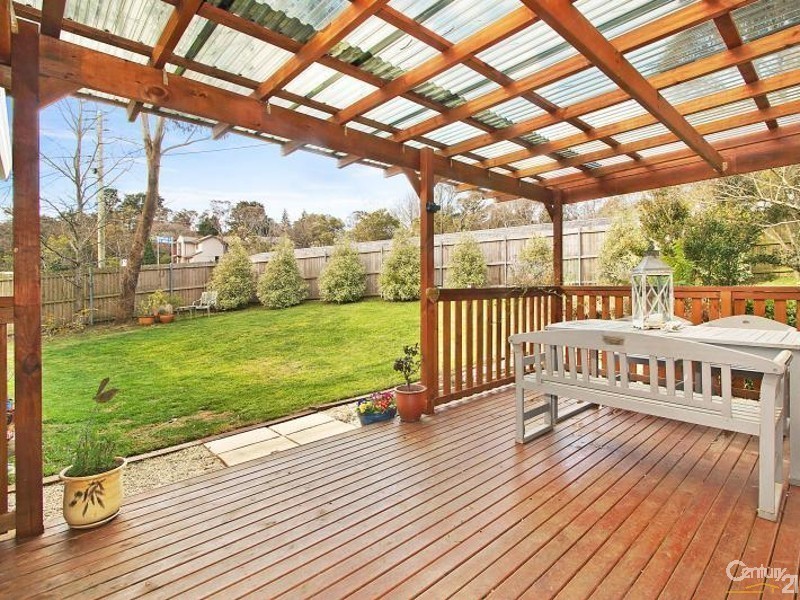 14 Shortland St, Wentworth Falls NSW 2782