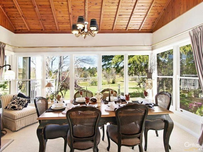 108 Blaxland Rd, Wentworth Falls NSW 2782