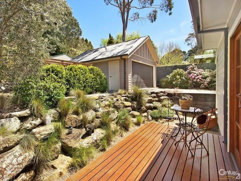 81 Falls Road, Wentworth Falls NSW 2782