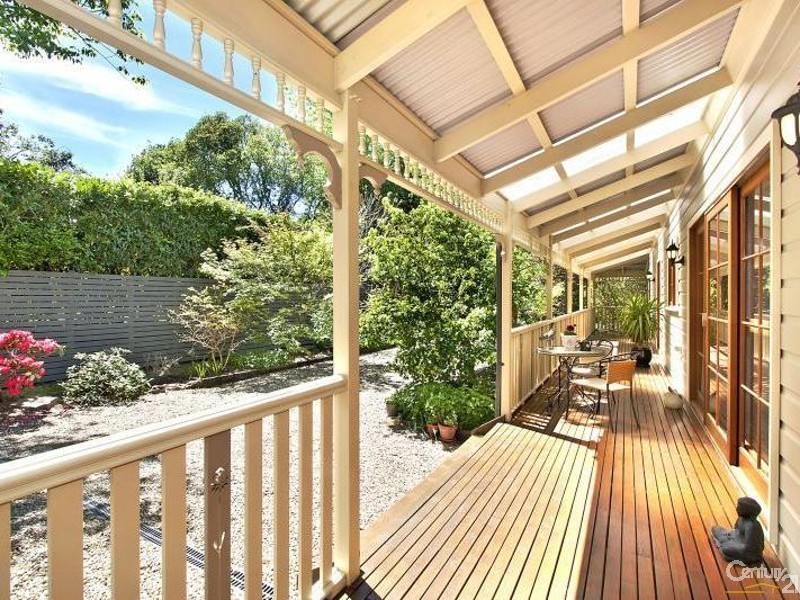 81 Falls Road, Wentworth Falls NSW 2782