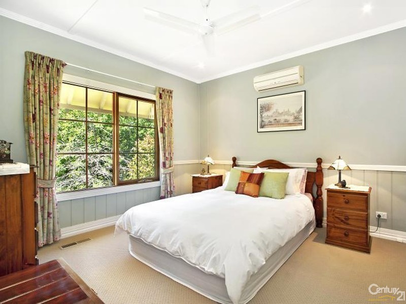 81 Falls Road, Wentworth Falls NSW 2782