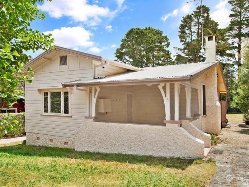 5 Bellevue Road, Wentworth Falls NSW 2782