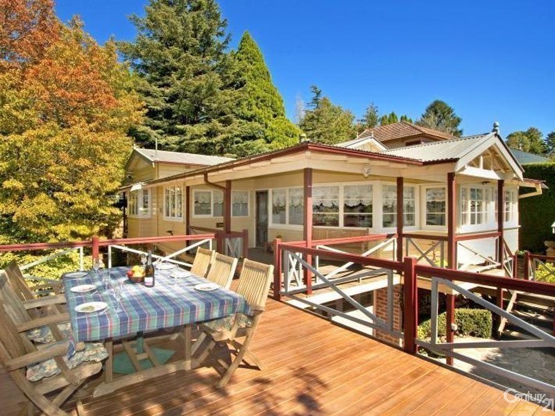 2-4 Angel St, Wentworth Falls NSW 2782