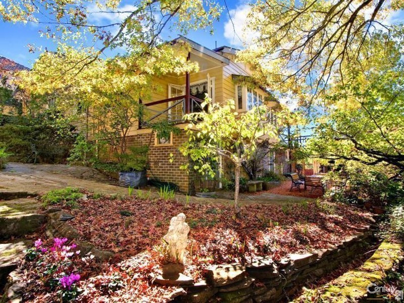 2-4 Angel St, Wentworth Falls NSW 2782